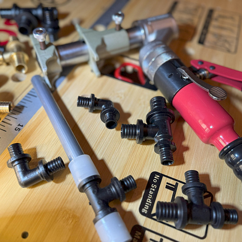 За чем будущее: за пластиковыми аксиальными фитингами или за латунными Российский рынок инженерной сантехники